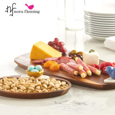 Be ready for any occasion with Nora Fleming’s Interchangeable Minis and Serveware. That seems like an impossible task for one product to achieve, but that’s exactly what Nora set out to do.